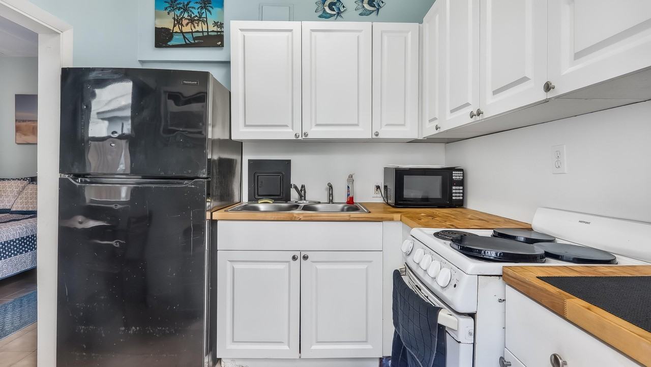 1637 Taft St - Photo 2 of 26