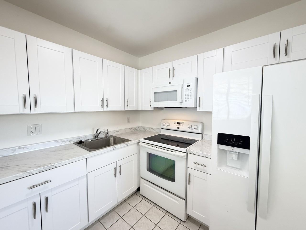 3402 Cynthia Ln #205 - Photo 4 of 30