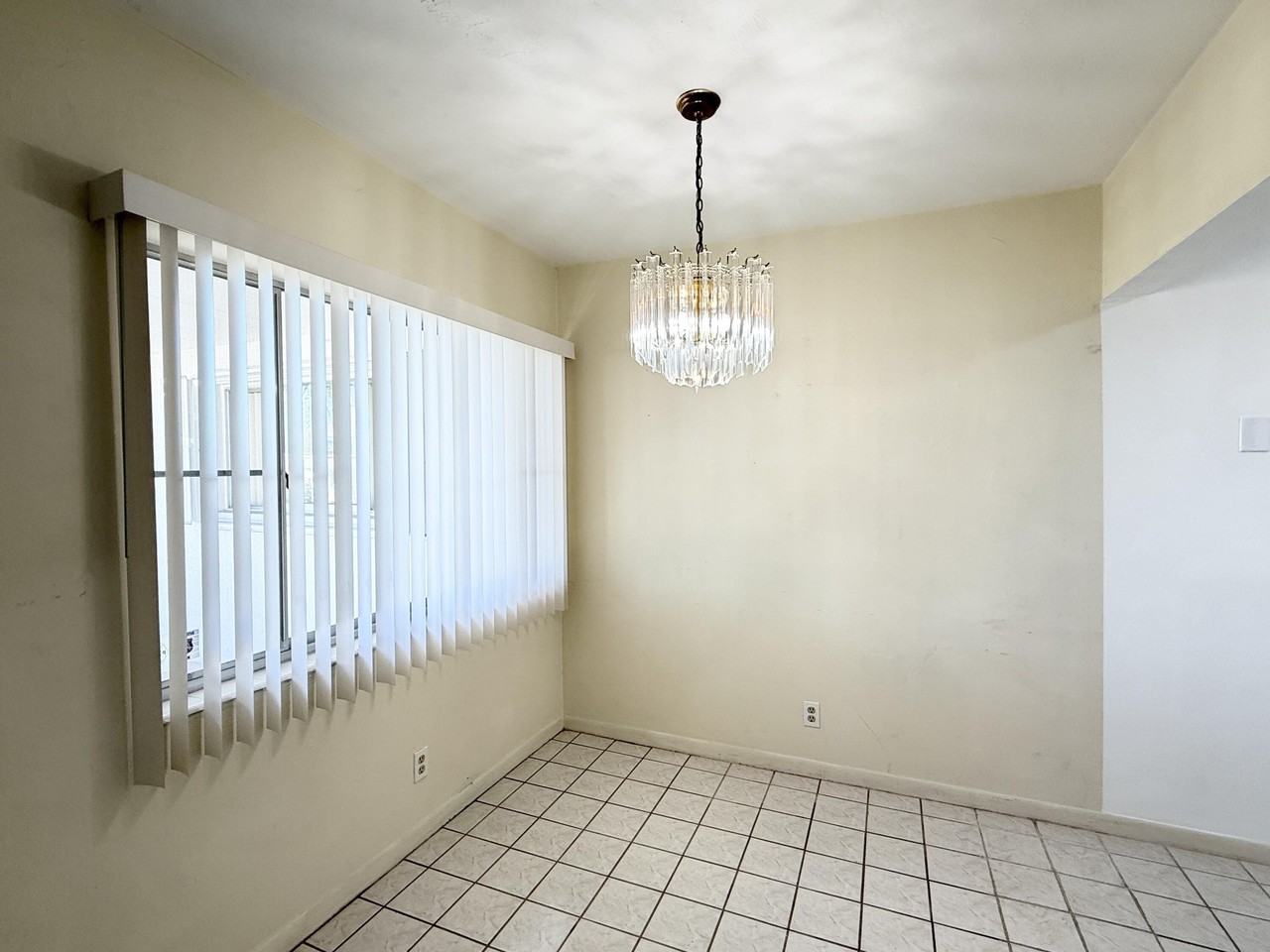 3402 Cynthia Ln #205 - Photo 7 of 30