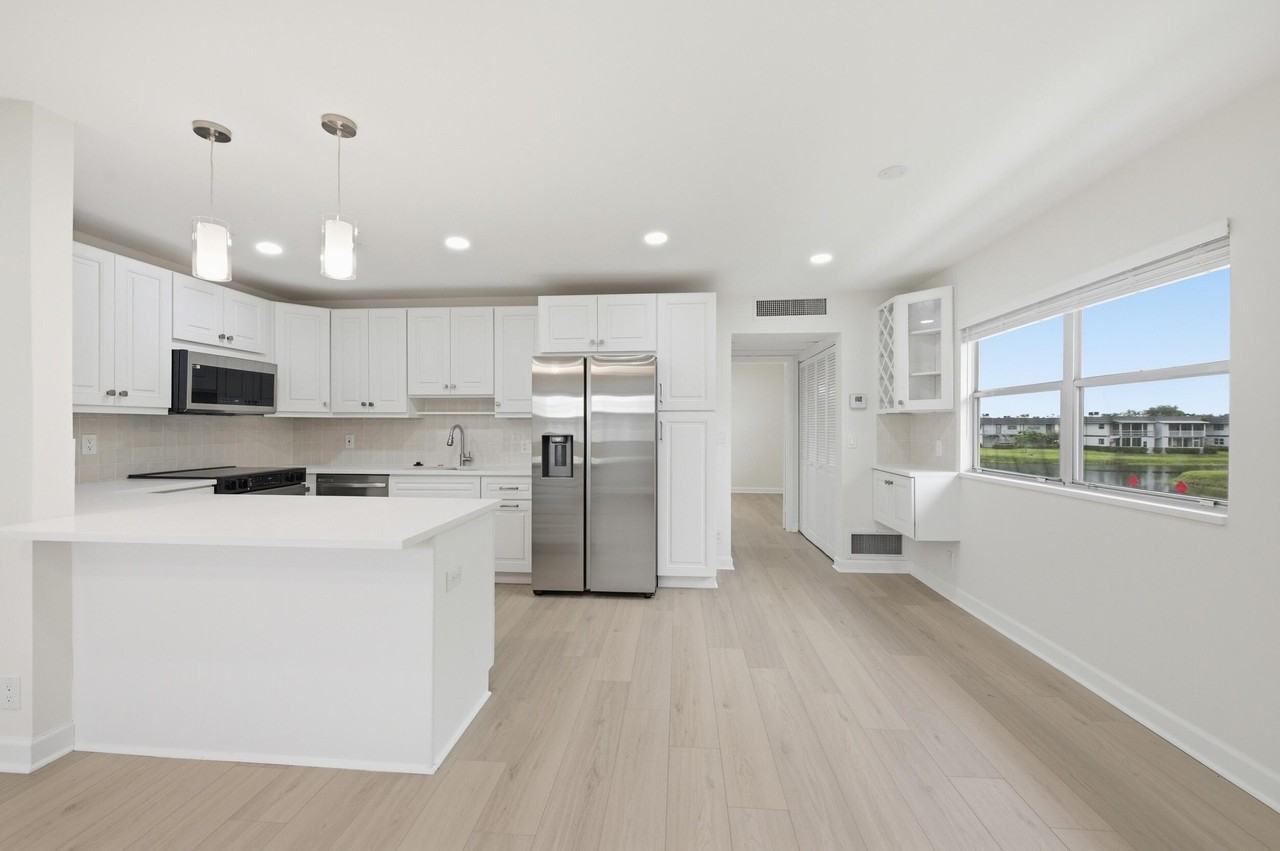 670 Monaco N - Photo 2 of 38