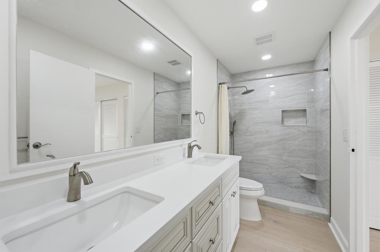 670 Monaco N - Photo 5 of 38
