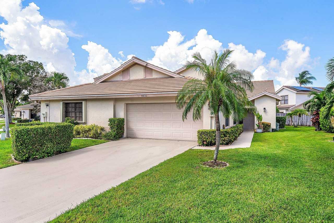 4830 Brighton Lakes Blvd - Photo 2 of 45