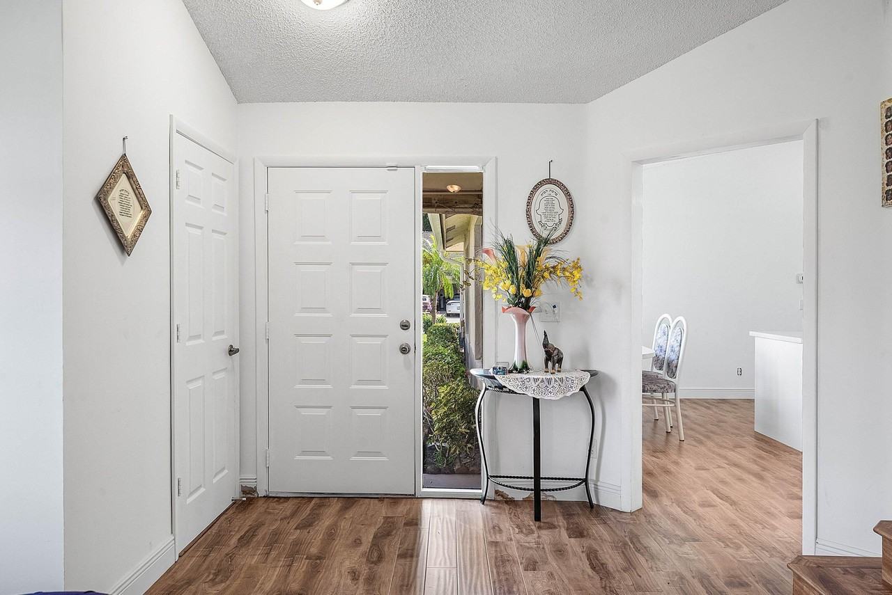 4830 Brighton Lakes Blvd - Photo 4 of 45