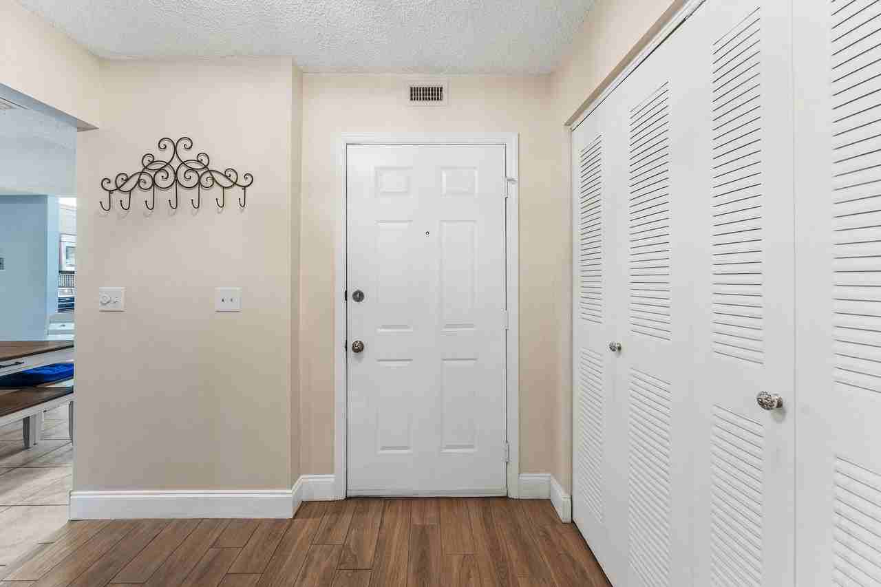 1611 Cabot Ln #3 - Photo 6 of 18