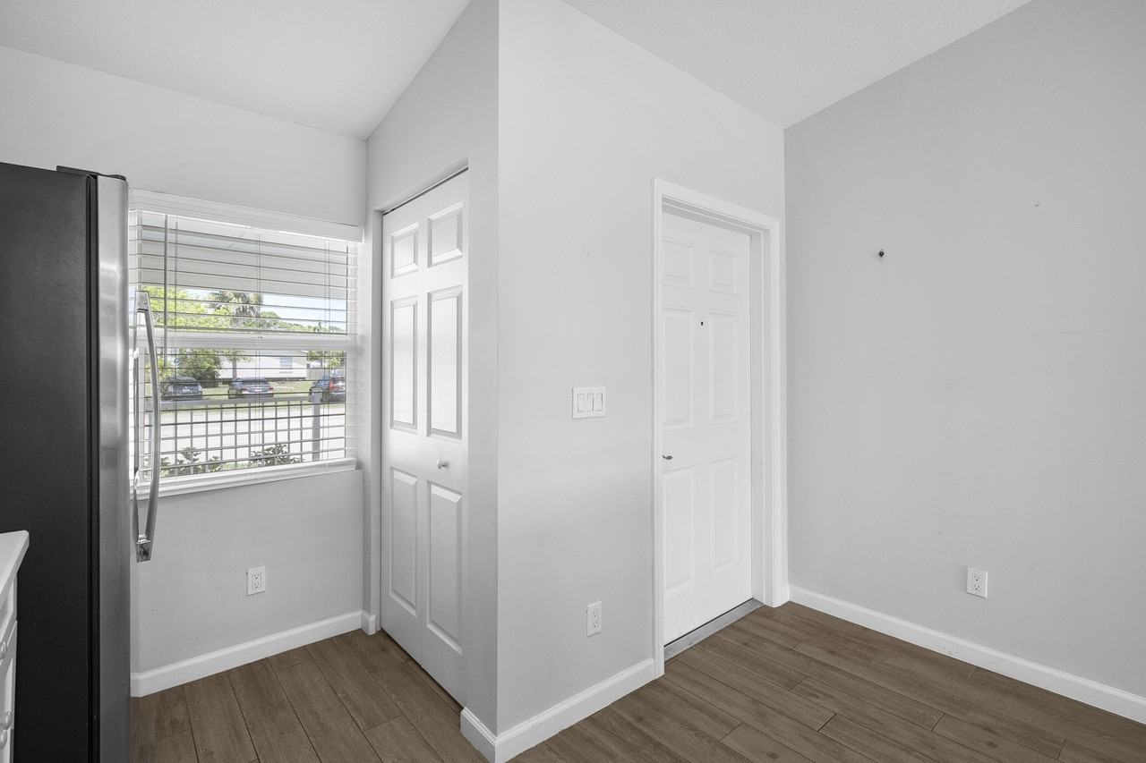5078 Se Isabelita Ave - Photo 5 of 25
