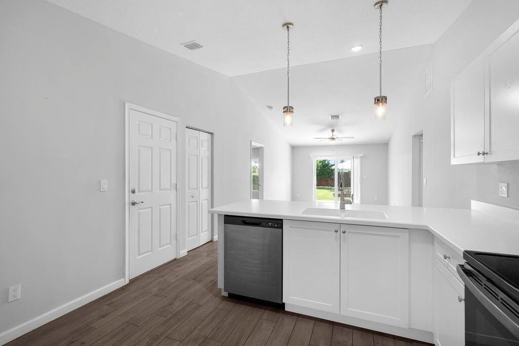 5078 Se Isabelita Ave - Photo 6 of 25