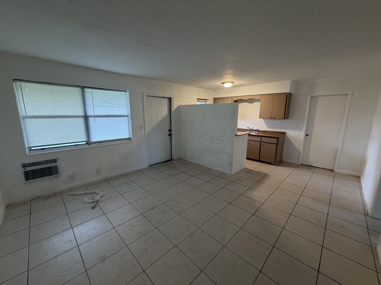 711 Nw 4th Ave #2 - Photo 4 of 13
