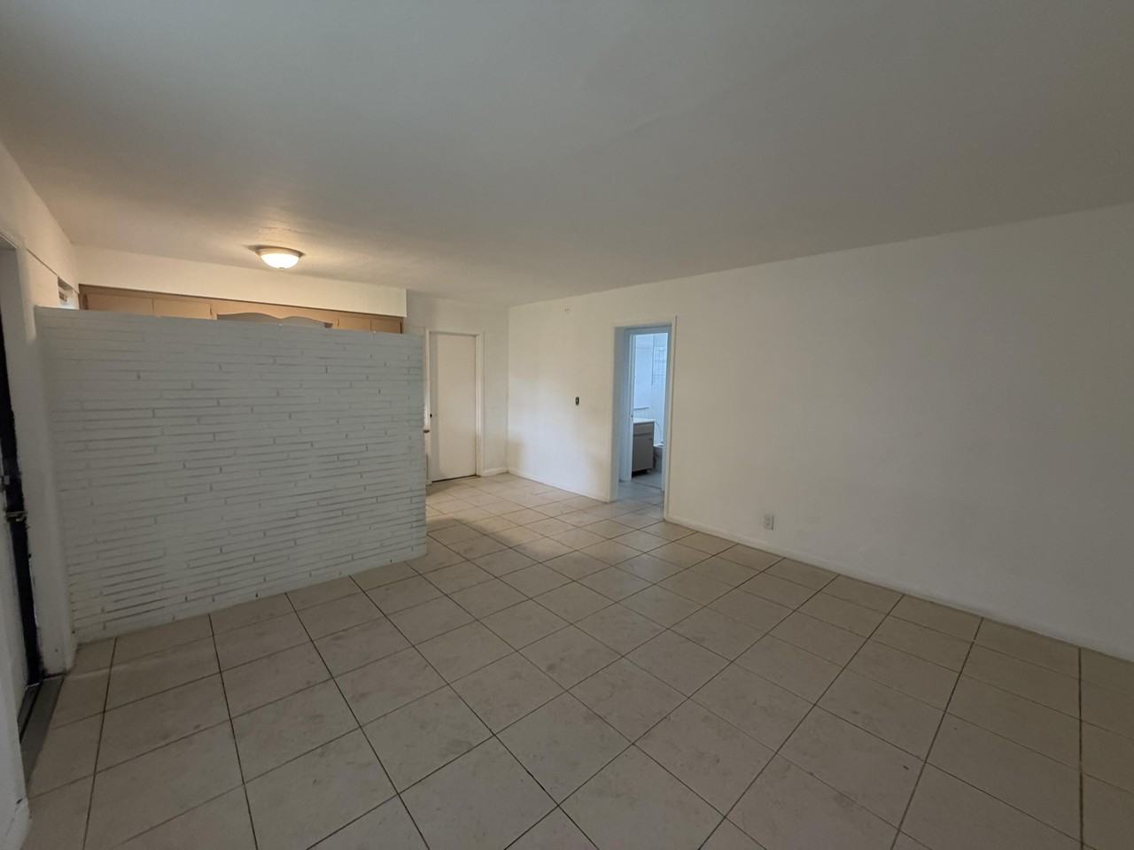 711 Nw 4th Ave #2 - Photo 5 of 13