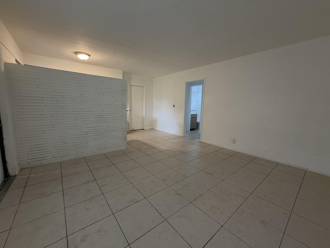 711 Nw 4th Ave #2 - Photo 6 of 13