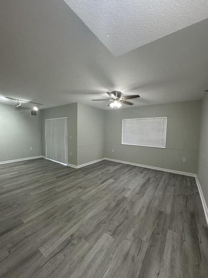 291 Sw Palm Dr #104 - Photo 7 of 46
