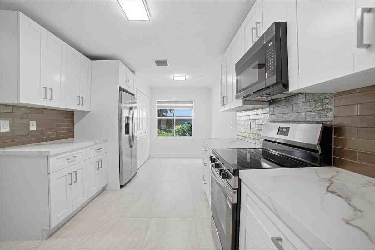 4112 Pine Ridge Ln - Photo 6 of 26