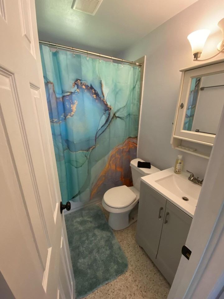 1112 Avenue E #A - Photo 3 of 8