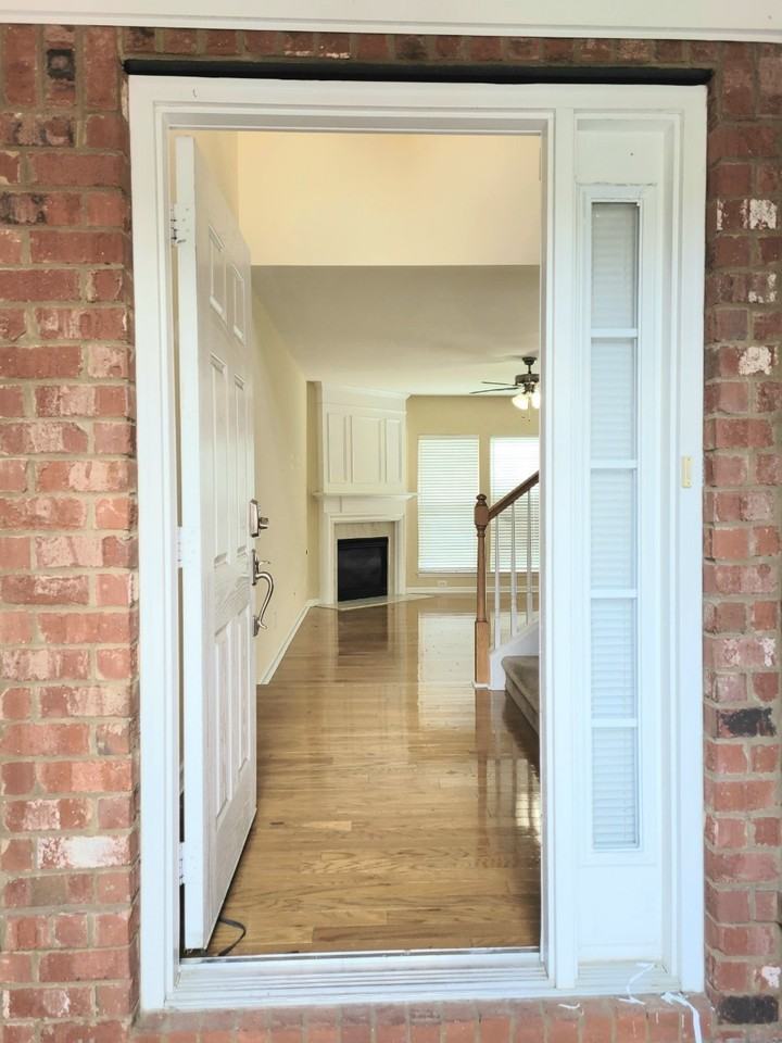 212 Brushy Creek Ln - Photo 2 of 15