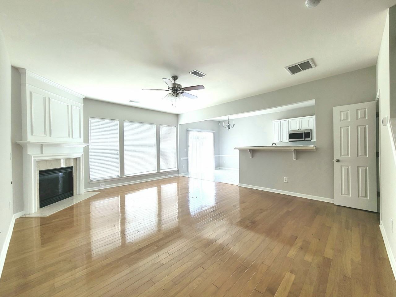 212 Brushy Creek Ln - Photo 3 of 15