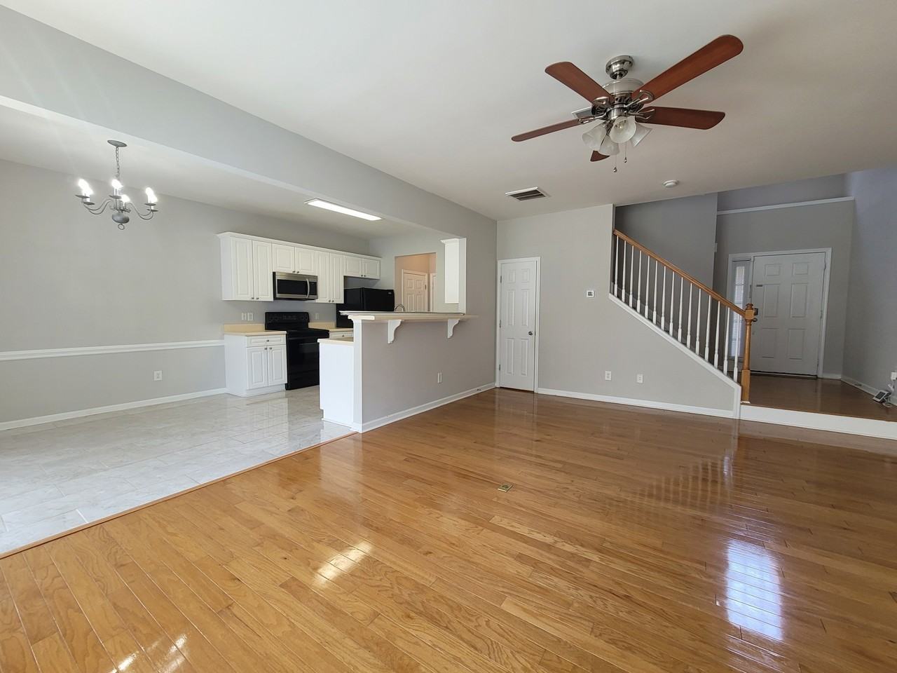 212 Brushy Creek Ln - Photo 4 of 15