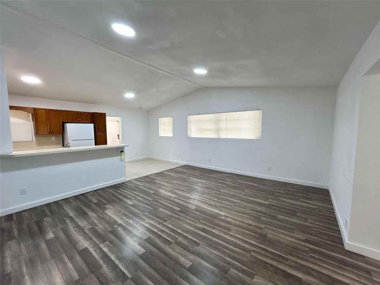 417 Sw 25th Ter - Photo 5 of 31