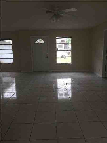 9330 Nw 42nd Ct #9330 - Photo 5 of 11