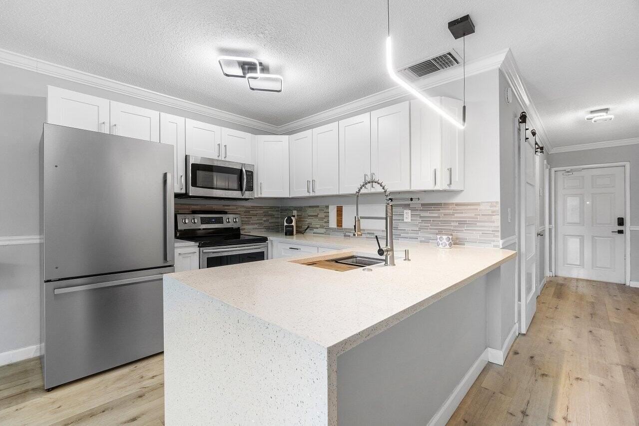 322 N Federal Hwy #223 - Photo 3 of 26