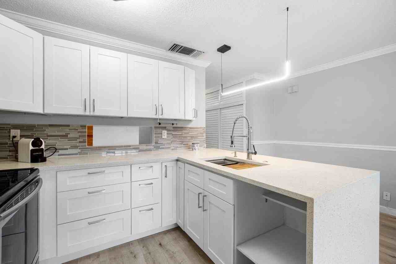 322 N Federal Hwy #223 - Photo 6 of 26