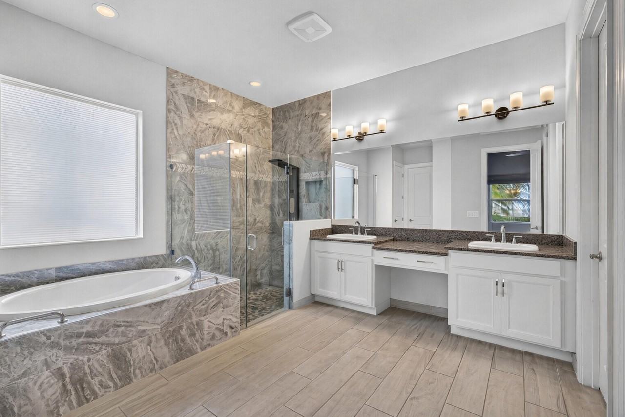 9945 Regency Way - Photo 7 of 37