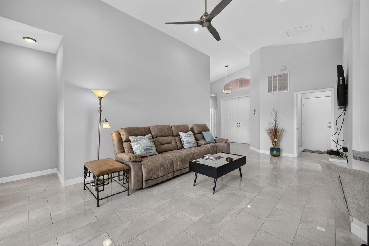 309 Nw Toscane Trl - Photo 7 of 43