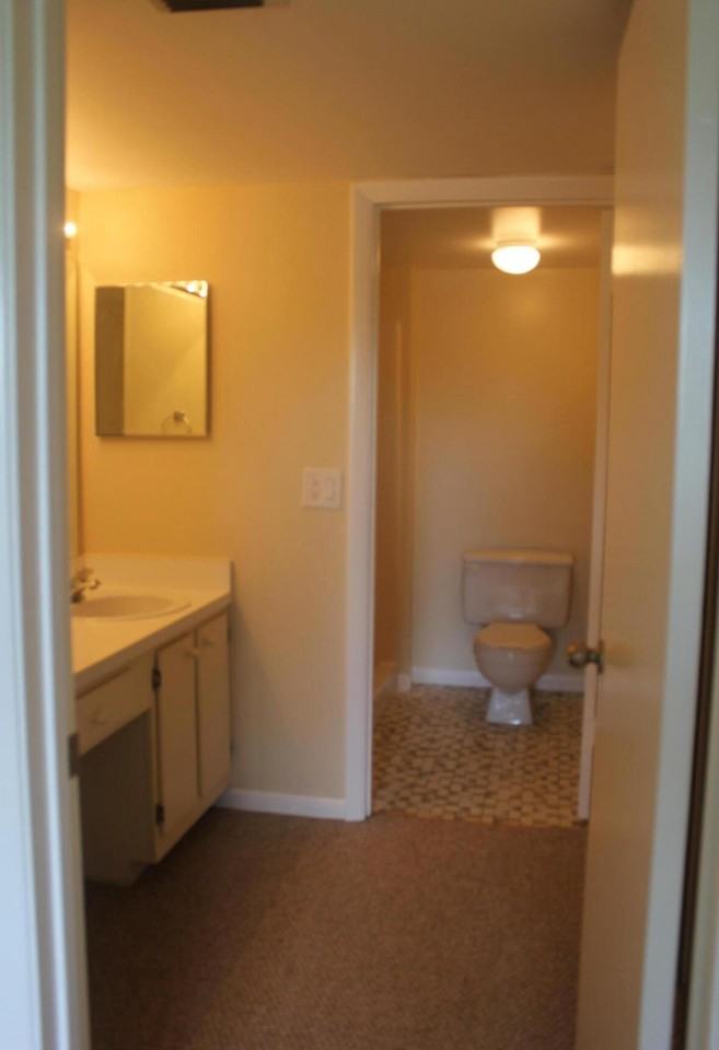 21943 Remsen Ter #204 - Photo 7 of 8