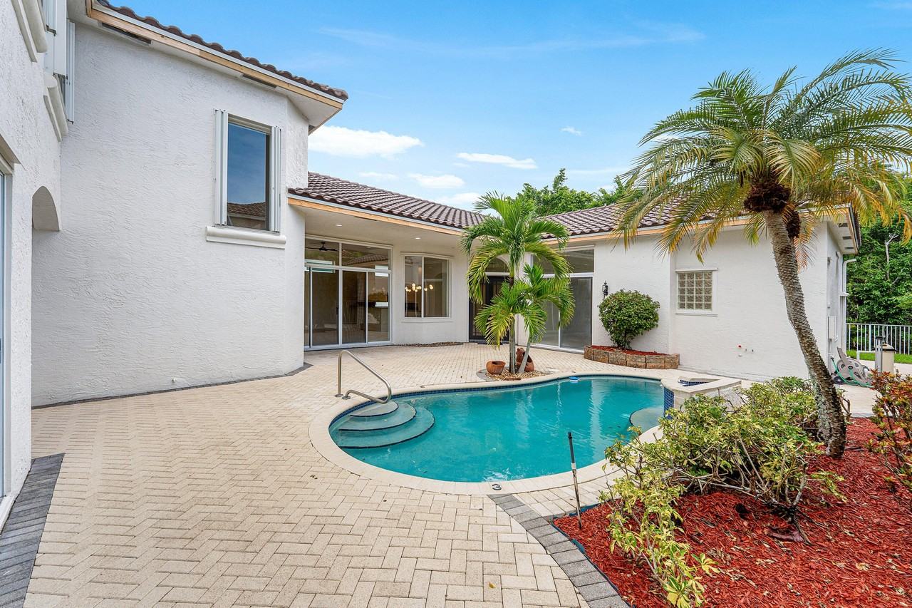 18596 Ocean Mist Dr - Photo 6 of 50