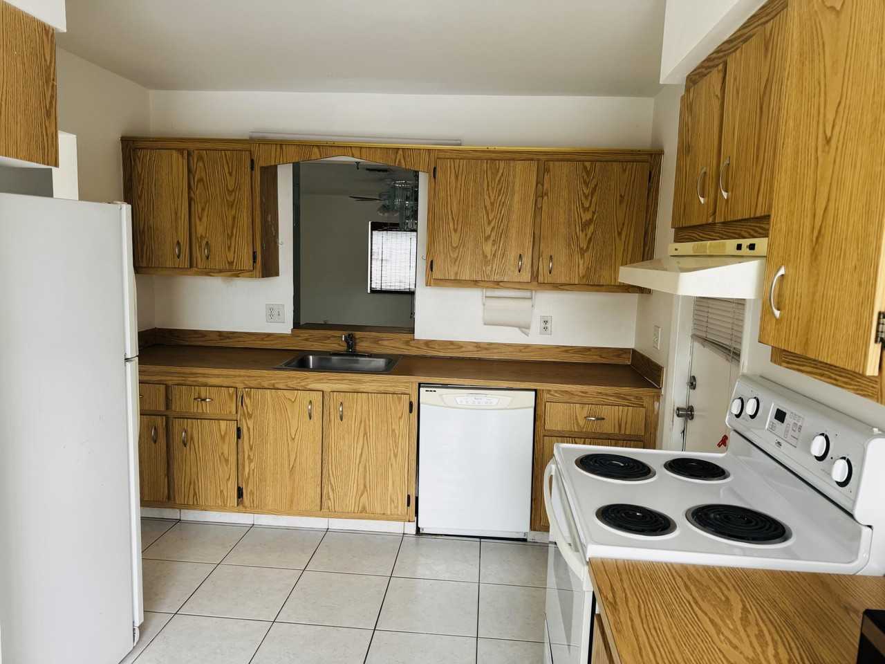 14858 Wildflower Ln - Photo 3 of 32
