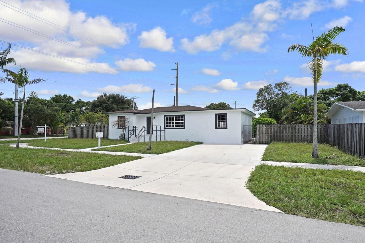 500 Nw 120th St - Photo 3 of 29