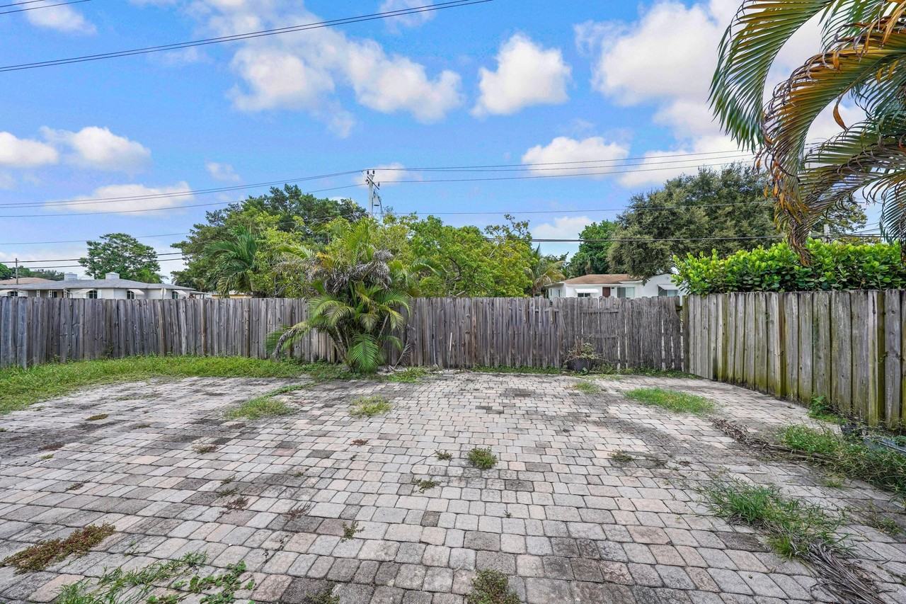 500 Nw 120th St - Photo 4 of 29