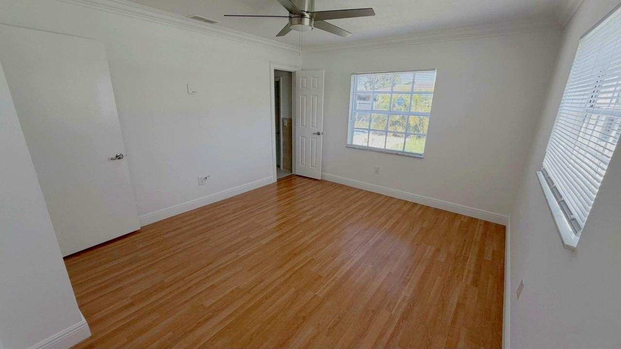 11091 Landsman St - Photo 5 of 14