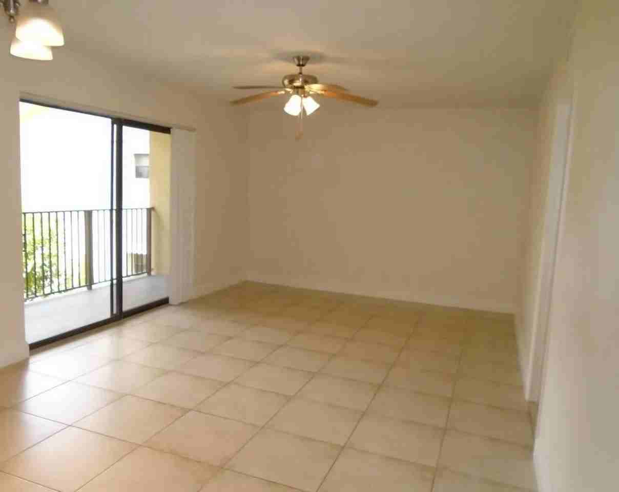1421 Windorah Way #H - Photo 3 of 7