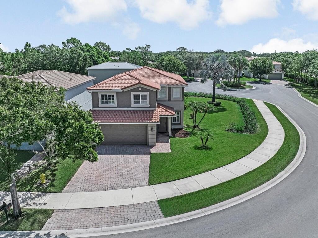 4825 Se Chiles Ct - Photo 3 of 50