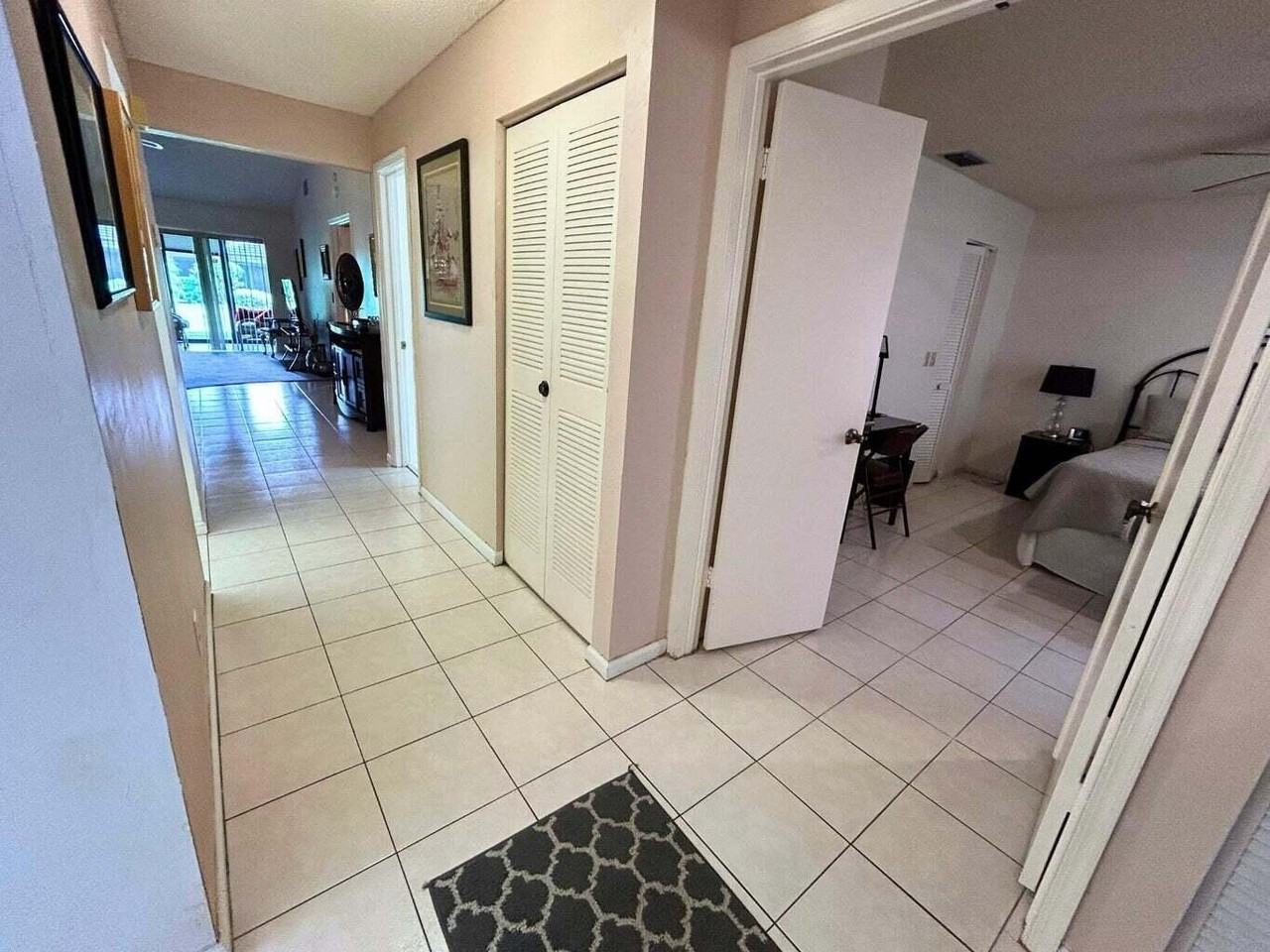 10058 Laurelwood Pl - Photo 4 of 15