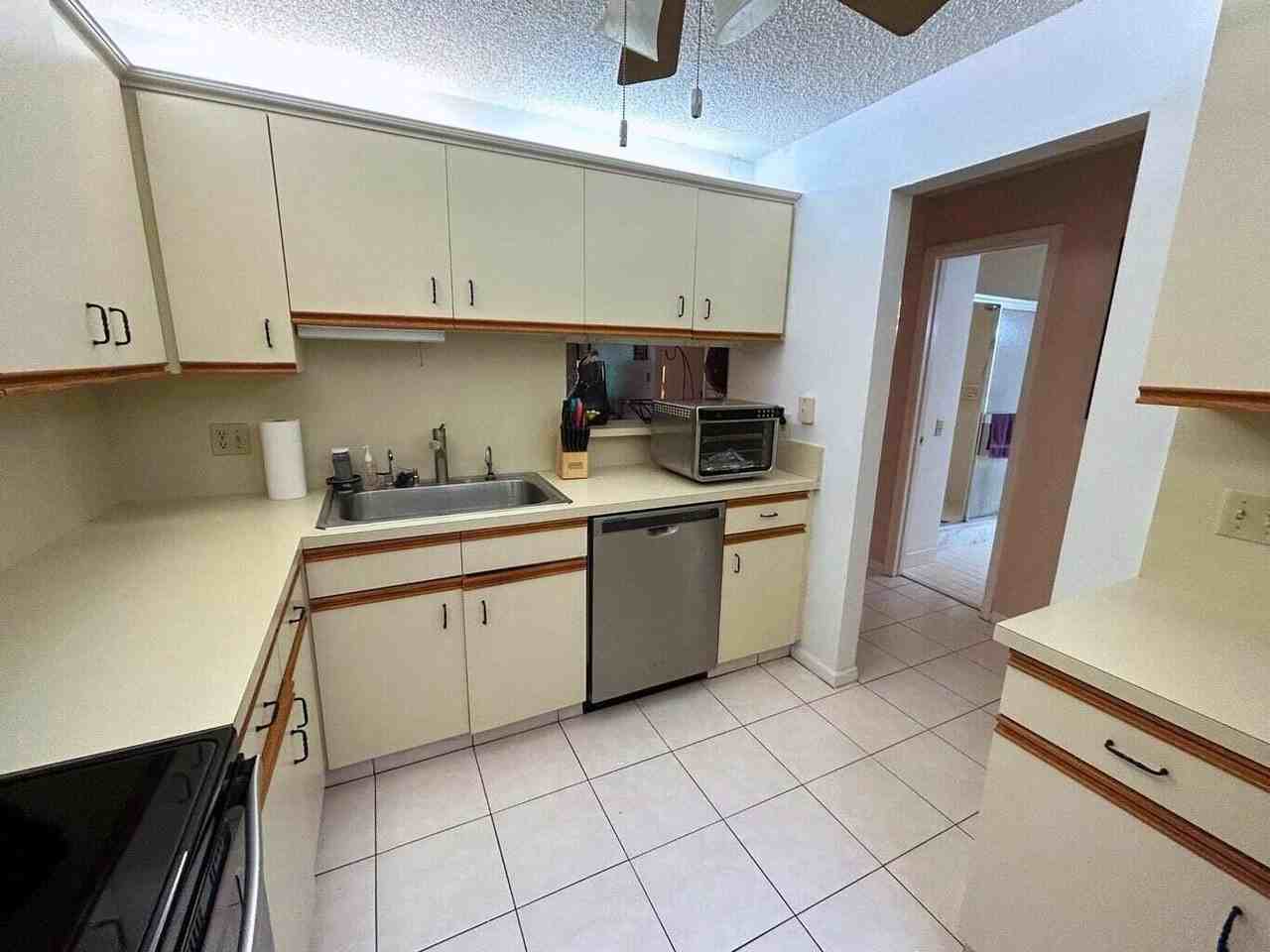 10058 Laurelwood Pl - Photo 7 of 15