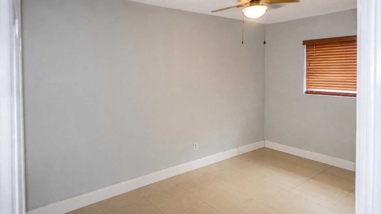 2631 Sw 13th Ave #2 - Photo 5 of 9