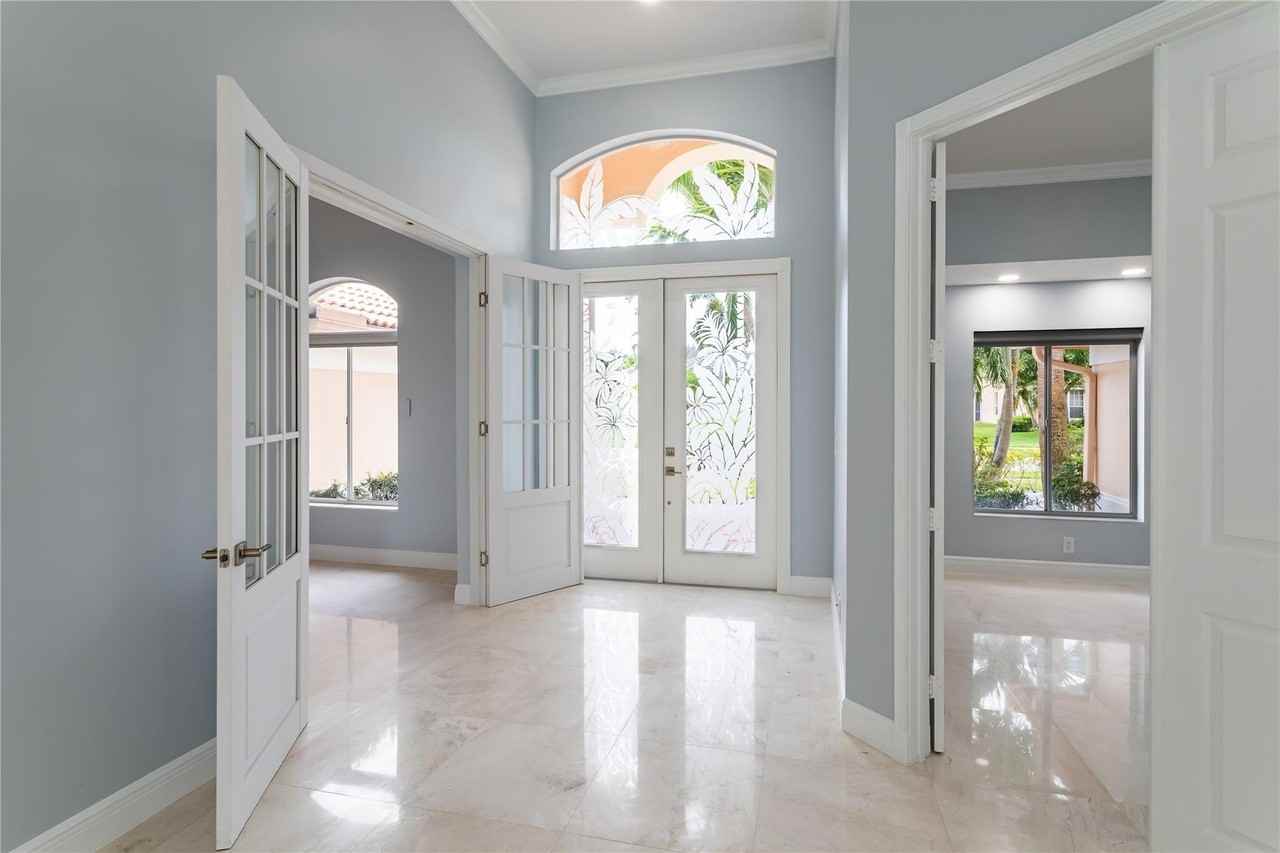 15683 Cypress Park Dr - Photo 4 of 50