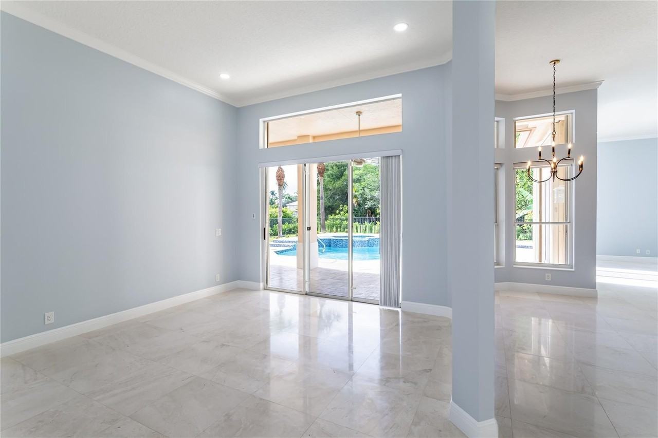 15683 Cypress Park Dr - Photo 6 of 50