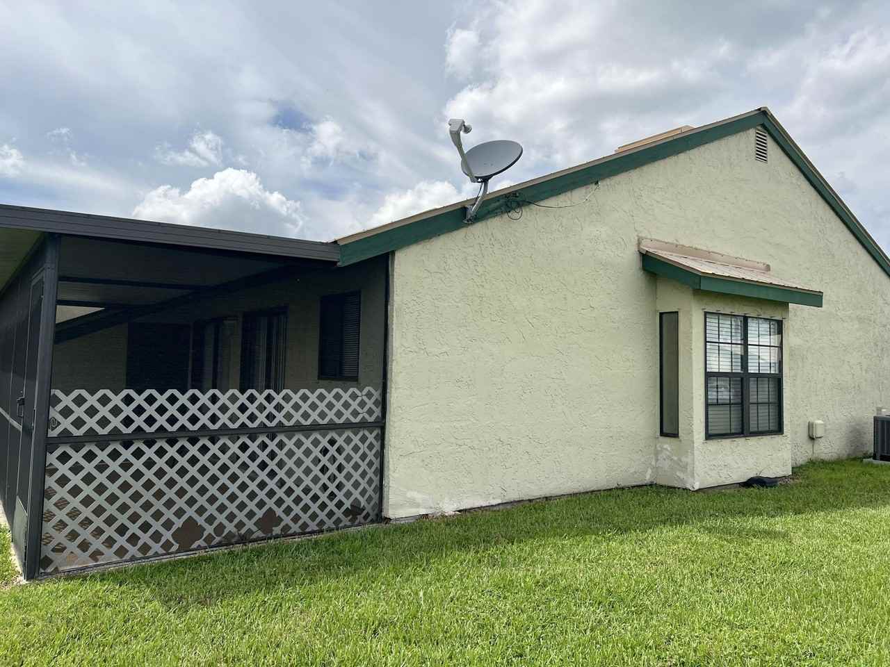 650 Sw Veronica Ave - Photo 3 of 14
