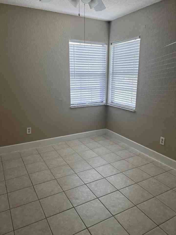 650 Sw Veronica Ave - Photo 6 of 14
