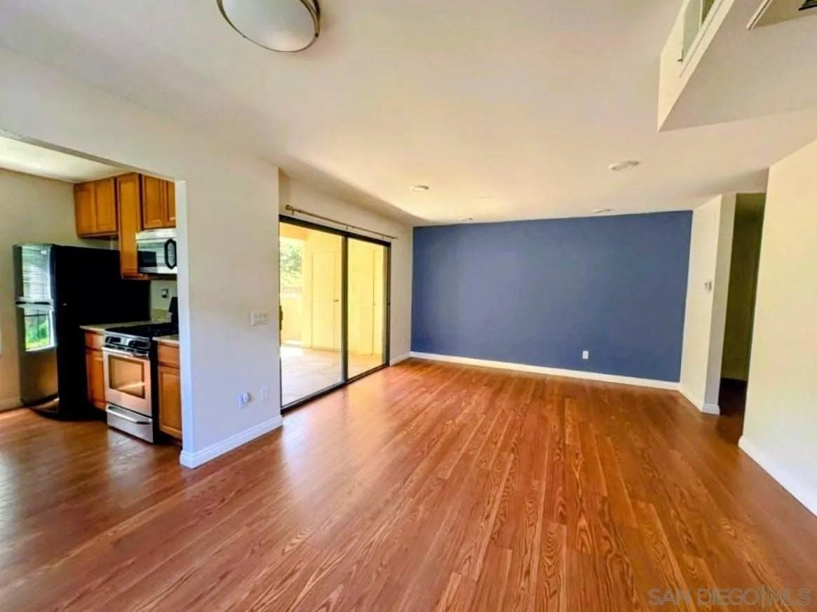13219 Wimberly Sq - Photo 2 of 24