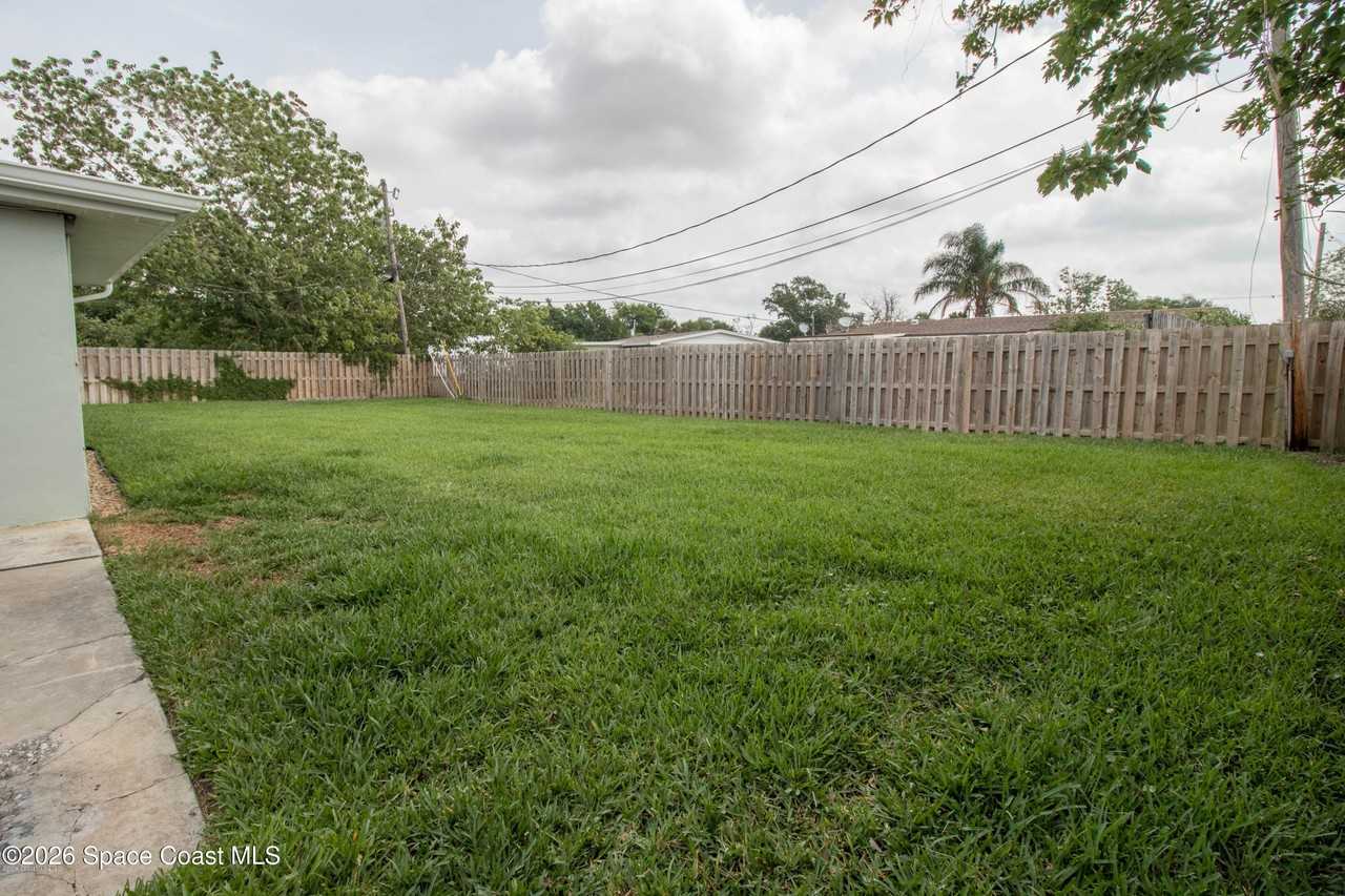 2812 Kingston Ln - Photo 3 of 18