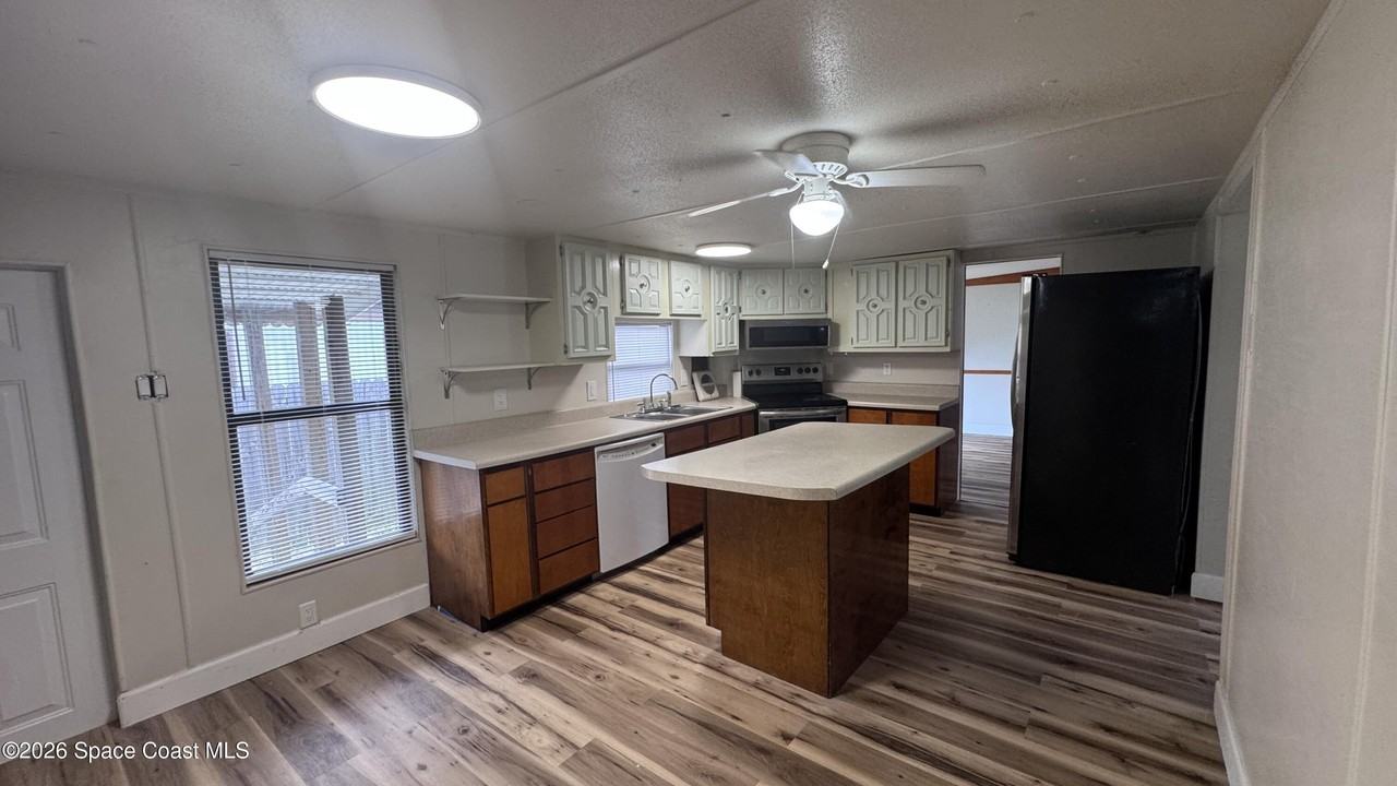 1159 Bailey Ct - Photo 3 of 14