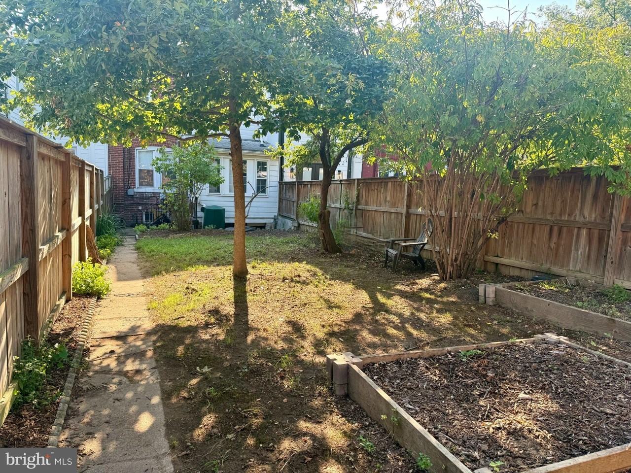 4017 Illinois Ave Nw - Photo 4 of 17