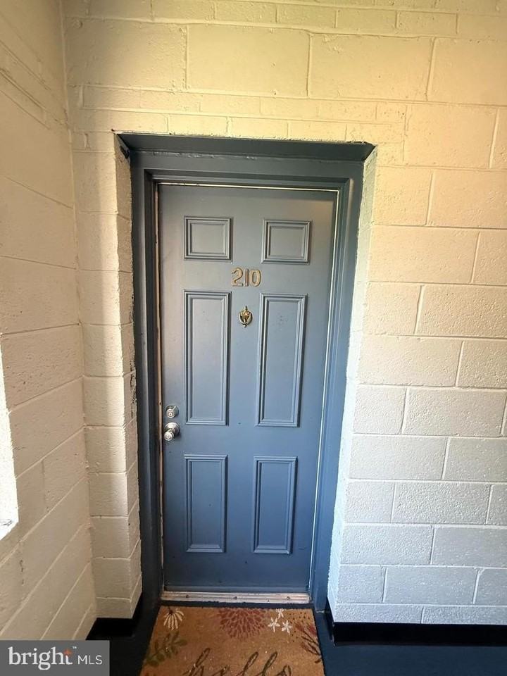 1920 Naylor Rd Se #210 - Photo 6 of 25