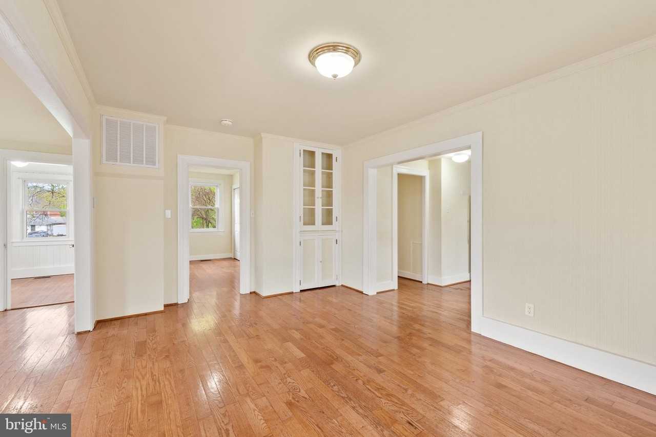 22 Riverview Ave - Photo 5 of 45