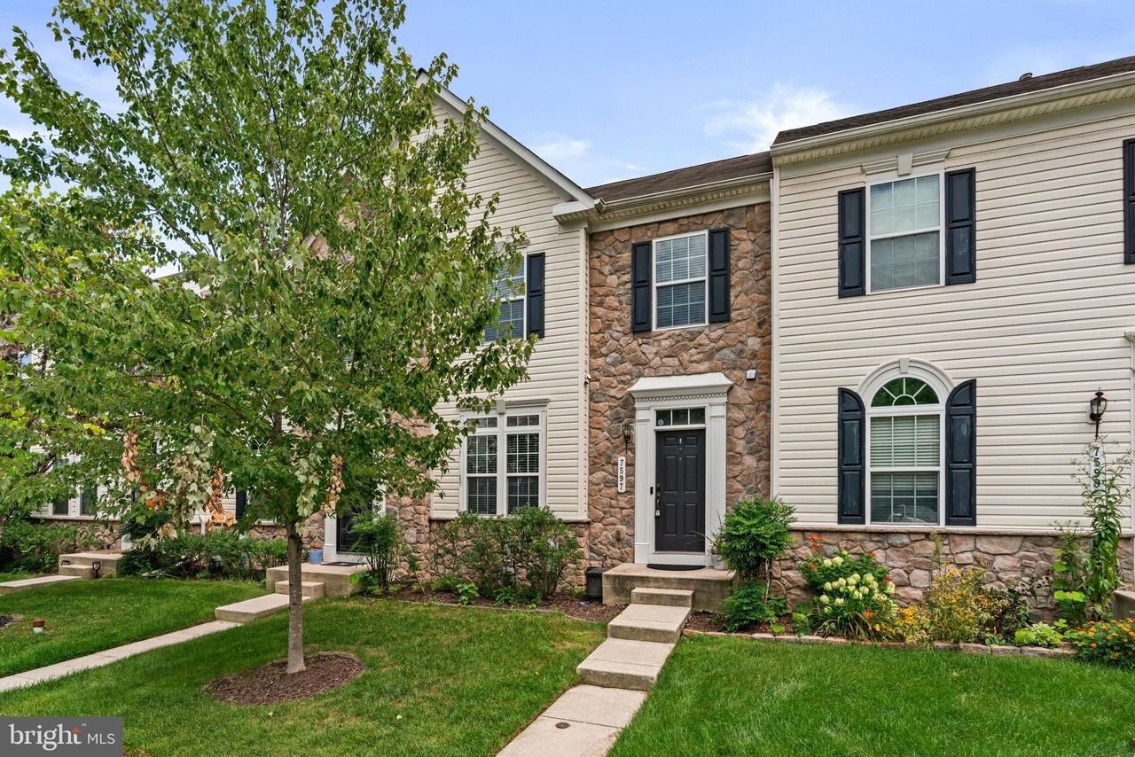 7597 Taunton Ct - Photo 2 of 30