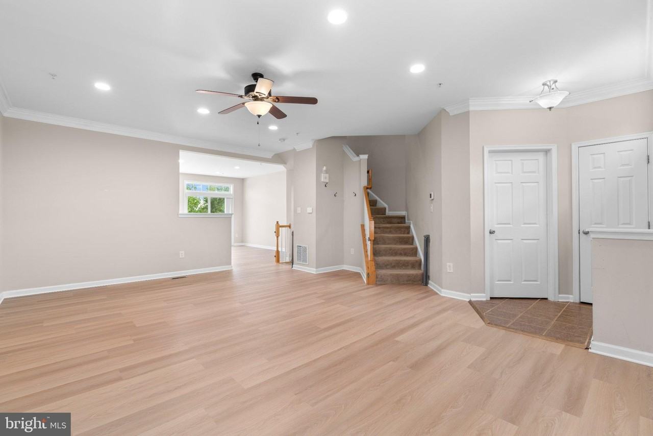 7597 Taunton Ct - Photo 4 of 30