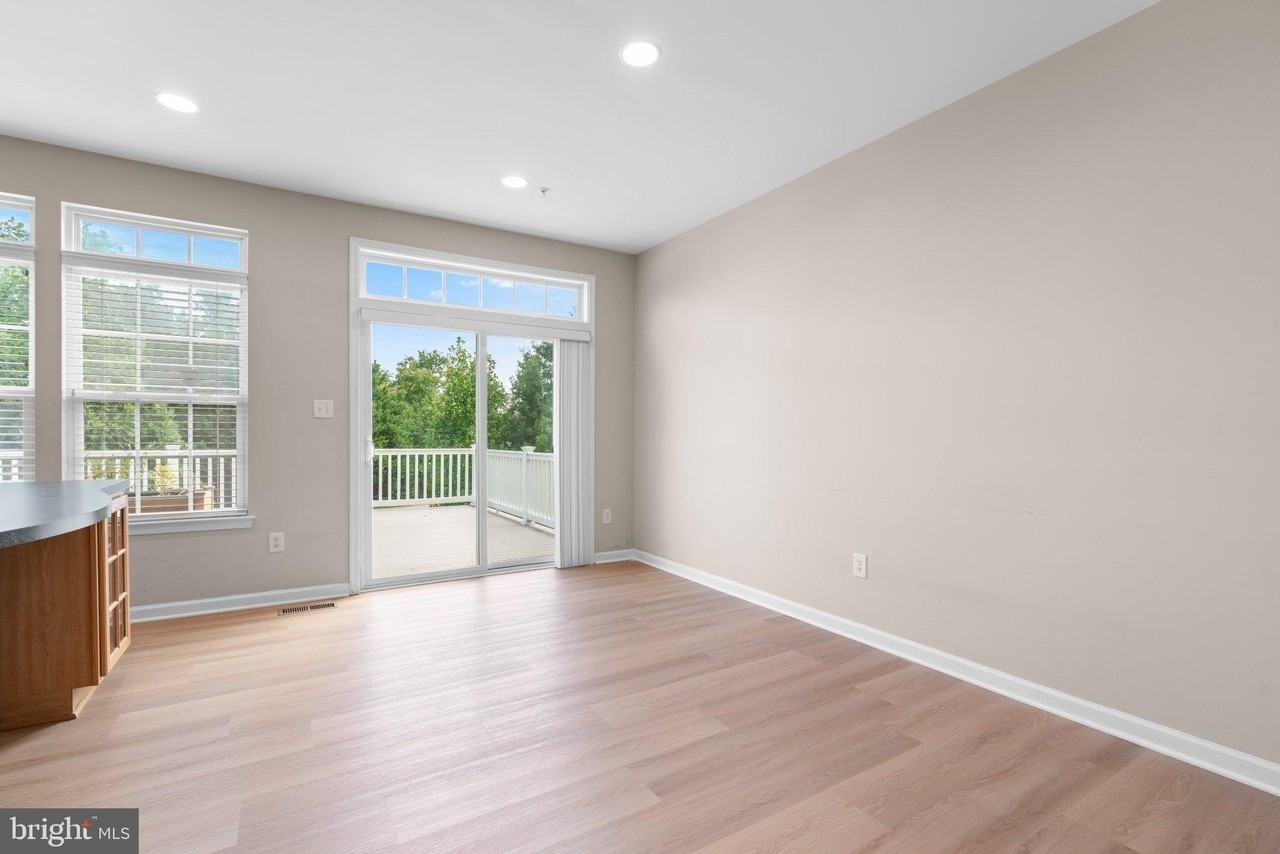7597 Taunton Ct - Photo 7 of 30