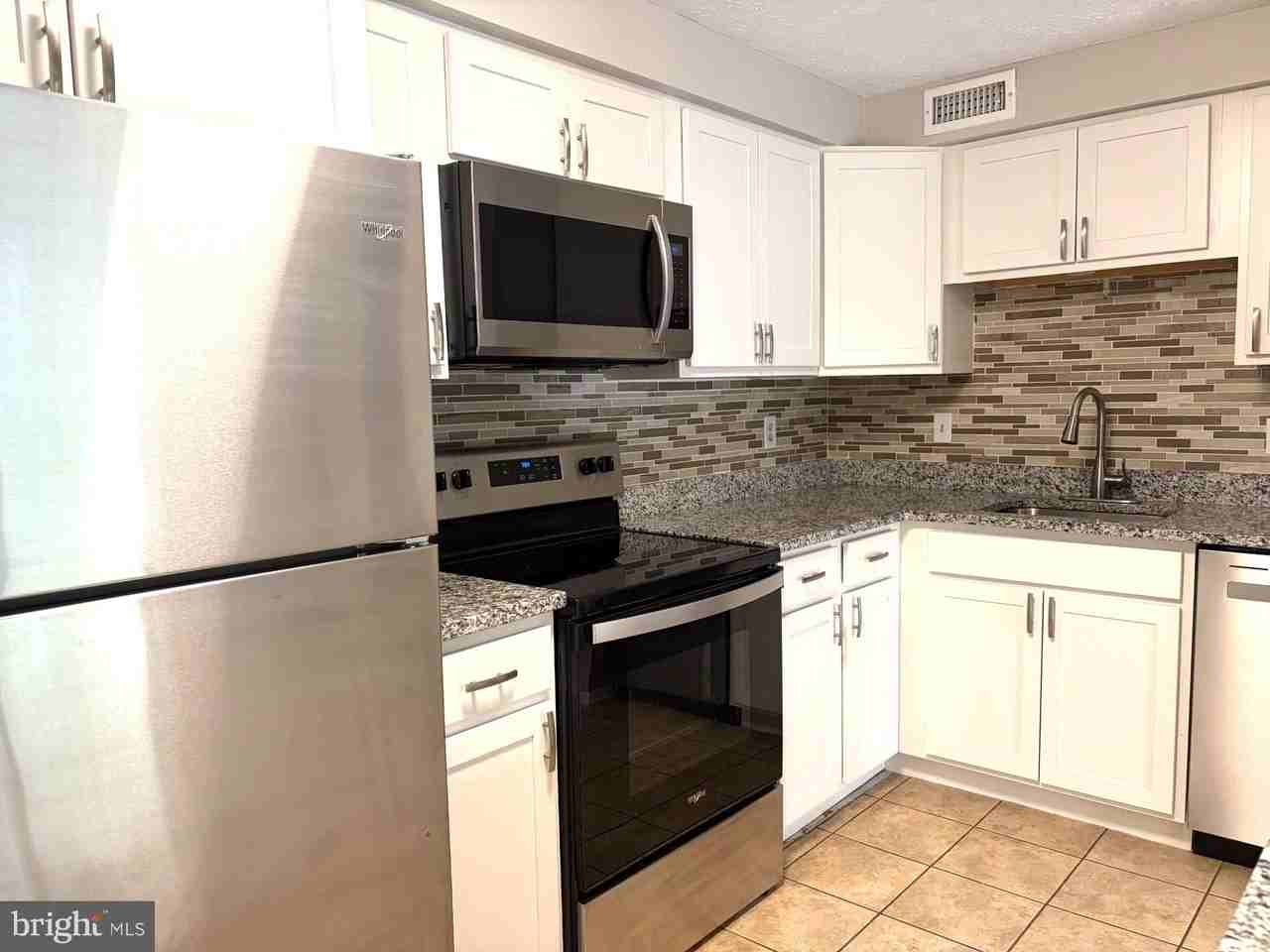 3503 Wedgewood Ct Apt M #M - Photo 2 of 28